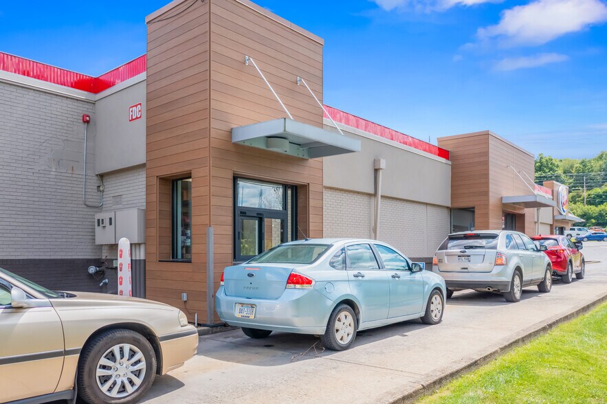 More Photos Of 15933 OH-170, East Liverpool Fast Food For Sale