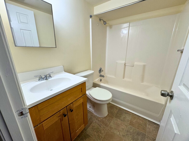 More Photos Of 5001 Midwood Ave, Baltimore Apartments For Sale