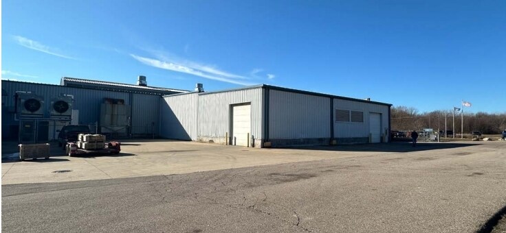 Primary Photo Of 1042 N Crystal Ave, Benton Harbor Distribution For Lease