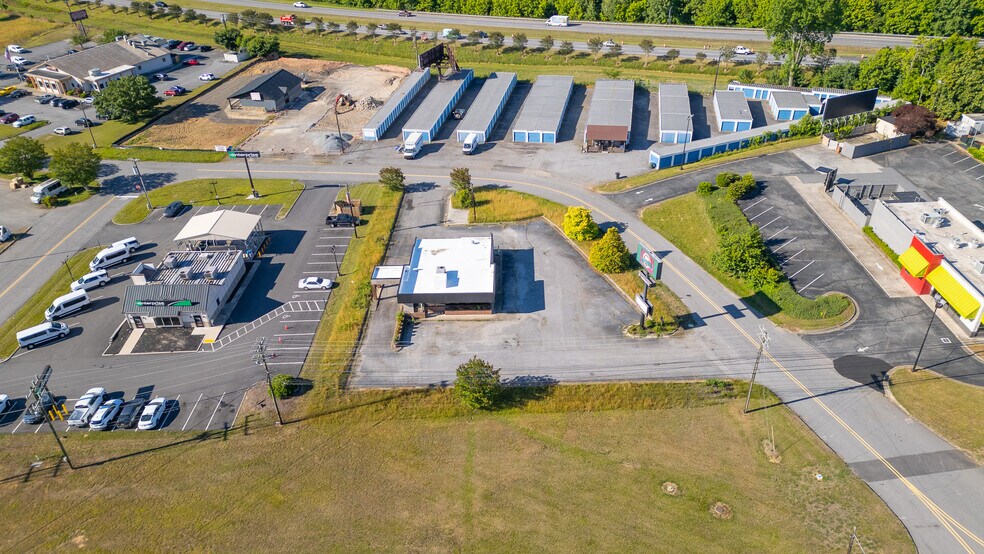 More Photos Of 1303 Curtis Bridge Rd, Wilkesboro Fast Food For Sale