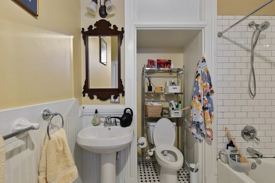 More Photos Of 2200 E Grace St, Richmond Apartments For Sale