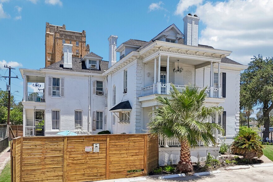 More Photos Of 421 Howard St, San Antonio Hospitality For Sale