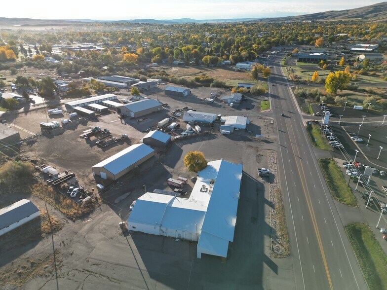 More Photos Of 1720 Main St, Lander Warehouse For Sale
