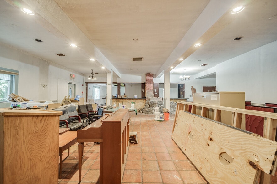 More Photos Of 2589 Boston Rd, Wilbraham Restaurant For Sale