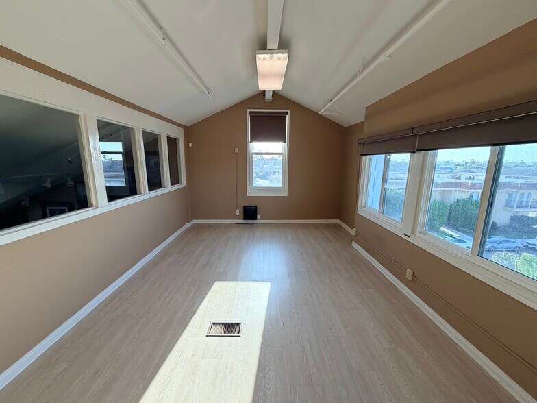 More Photos Of 4911 Warner Ave, Huntington Beach General Retail For Lease