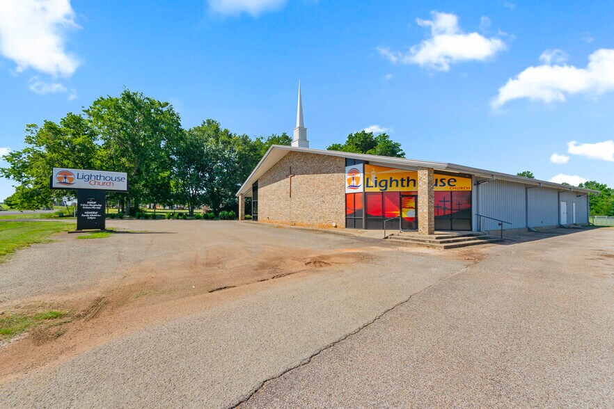 More Photos Of 650 S Doctor M Roper Pky, Bullard Religious Facility For Sale