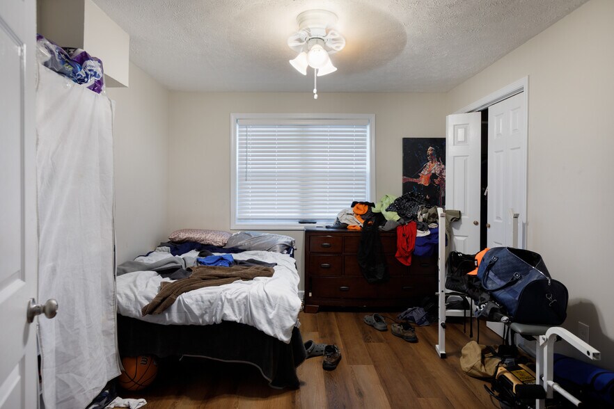 More Photos Of 100-102 Twin Acres Dr, Fayetteville Apartments For Sale