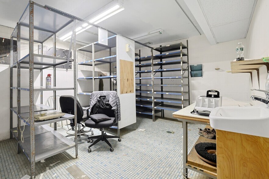 More Photos Of 1 Lawton St, Yonkers Manufacturing For Sale