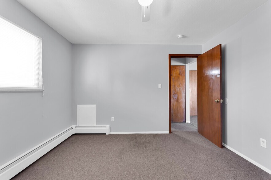 More Photos Of 18809 Bella Dr, Cleveland Apartments For Sale