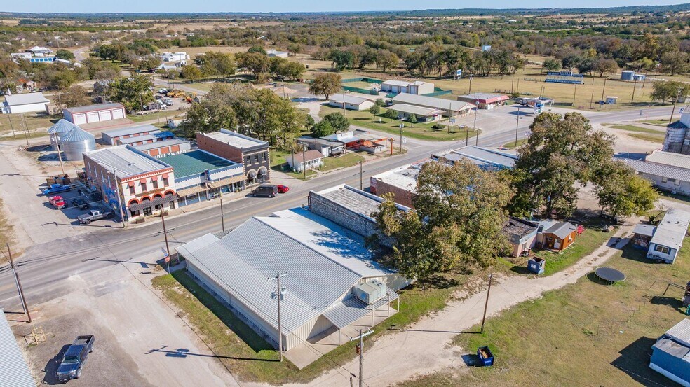 More Photos Of 4153 3rd St, Walnut Springs General Retail For Sale