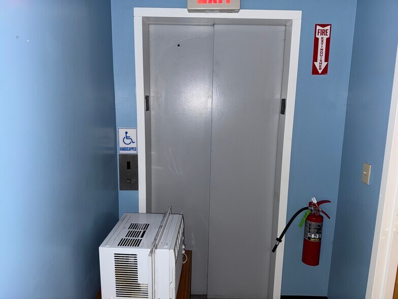 More Photos Of 57-59 Sharp St, Haverstraw Office For Sale