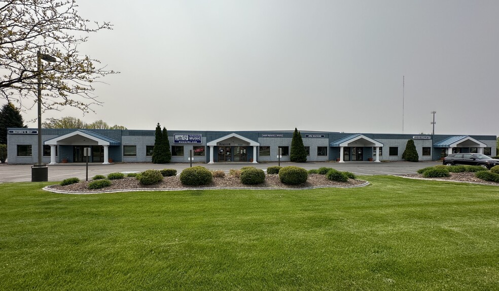 Primary Photo Of 2976-2990 Voyager Dr, Green Bay Office For Lease