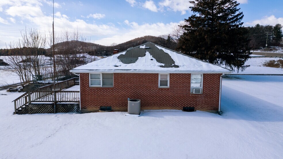 More Photos Of 300 National Ave, Staunton Land For Lease