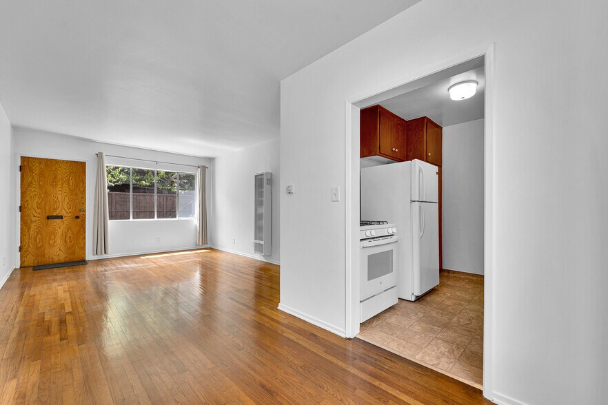 More Photos Of 938 15th St, Santa Monica Apartments For Sale