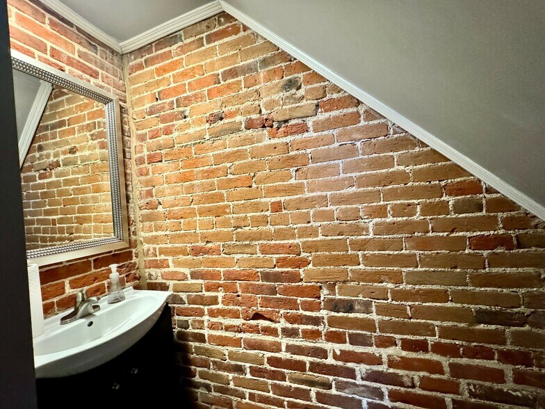 More Photos Of 2839 Wyandot St, Denver Storefront For Sale