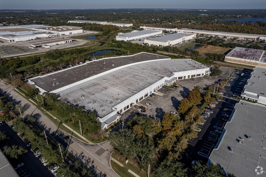 More Photos Of 3905 Center Loop, Orlando Unknown For Lease