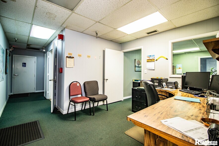 More Photos Of 3310 Reynolds Rd, Lakeland Warehouse For Lease