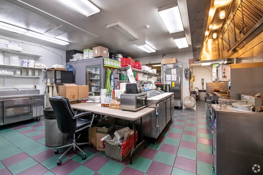 More Photos Of 810 Bowling Ln, Waupaca Bowling Alley For Sale