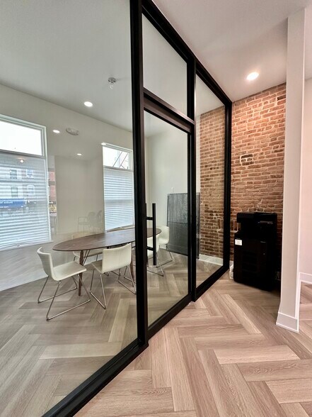 More Photos Of 423 Washington St, Hoboken Storefront Retail Office For Lease