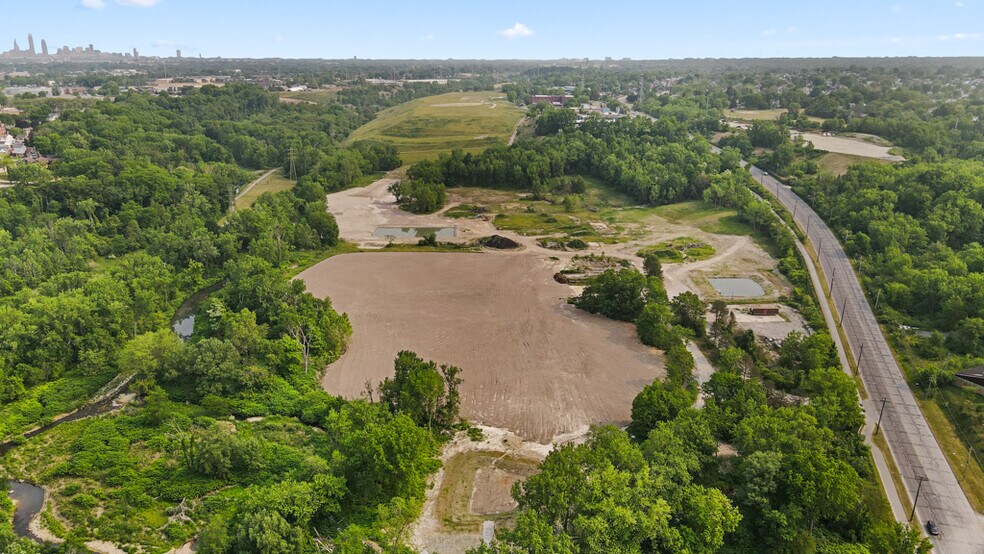 More Photos Of 5000 Warner Rd, Garfield Heights Land For Sale