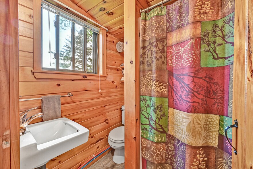 More Photos Of 15 Lower Wilson Pond Rd, Greenville Specialty For Sale