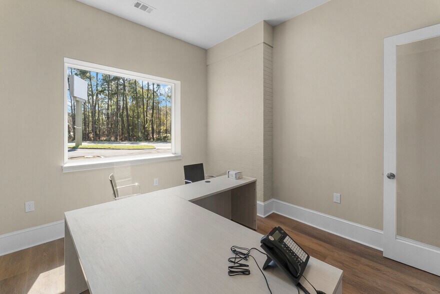 More Photos Of 710 Mall Blvd, Savannah Bank For Sale