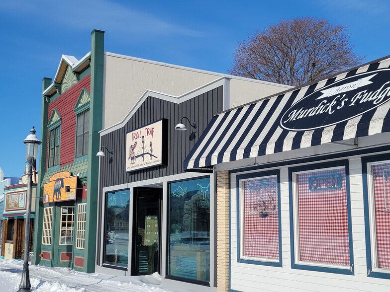 More Photos Of 217 E Central Ave, Mackinaw City Storefront For Lease