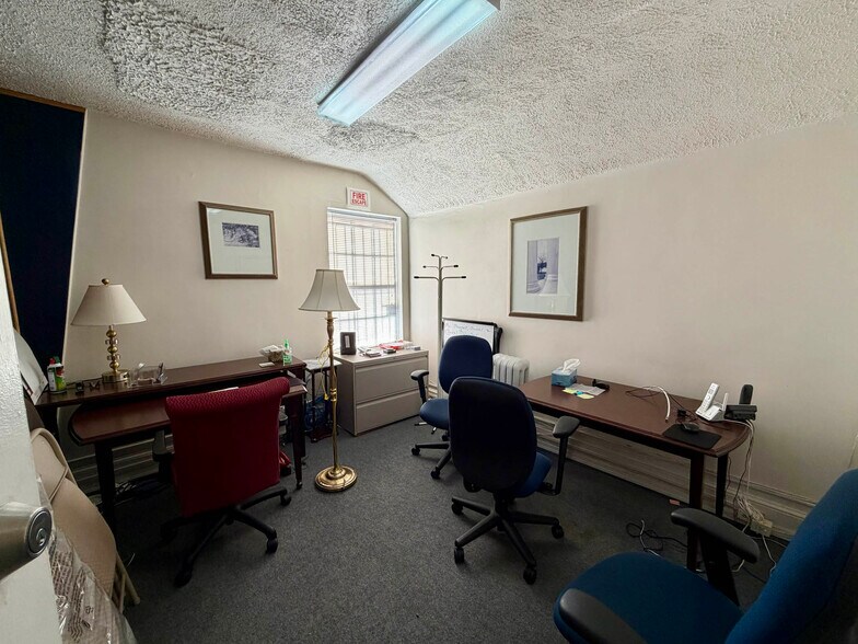 More Photos Of 5209 York Rd, Baltimore Office For Sale