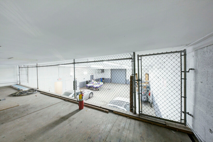 More Photos Of 36050 Goddard Rd, Romulus Auto Repair For Sale