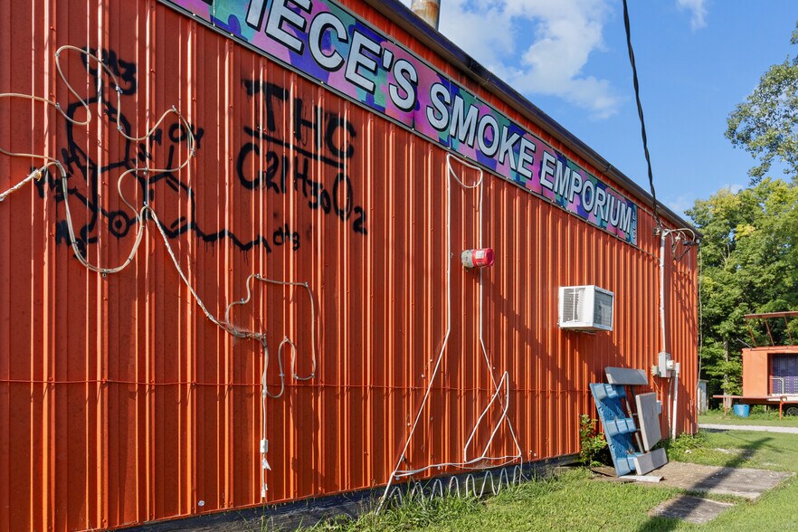 More Photos Of 1420 Highway M, Sedalia Service Station For Sale