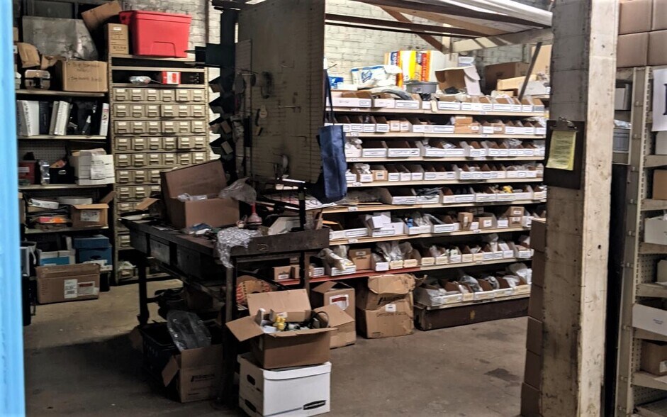 More Photos Of 4808 S 26th St, Omaha Warehouse For Sale