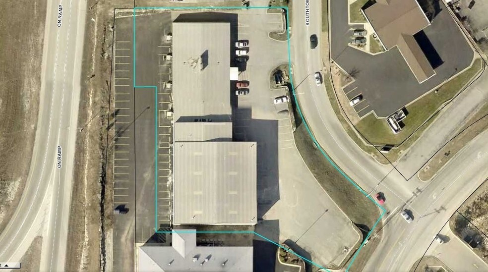 More Photos Of 135 S Town Blvd, Hollister Storefront For Sale