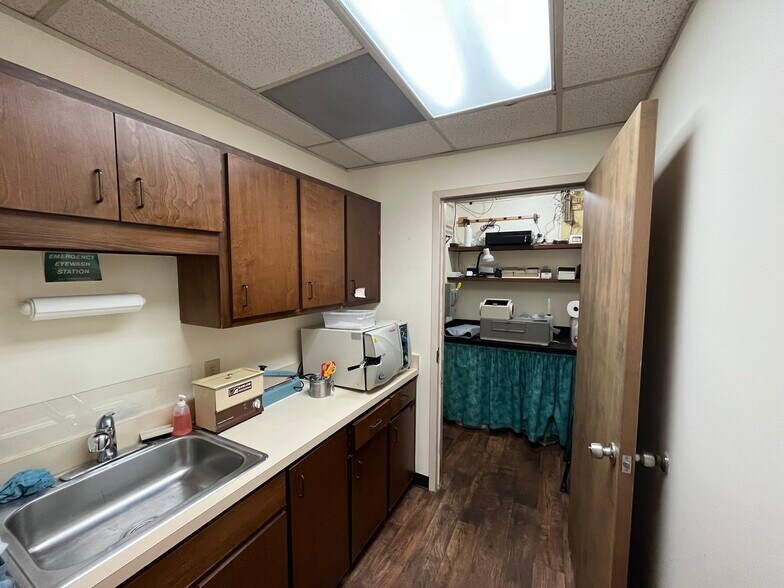 More Photos Of 2520 Windy Hill Rd SE, Marietta Medical For Lease