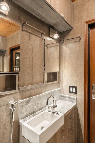 More Photos Of 6871 Los Altos Pl, Los Angeles Multifamily For Sale