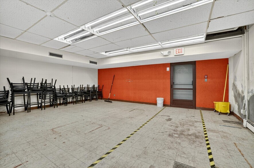 More Photos Of 74 Brookside Ave, Chester General Retail For Lease