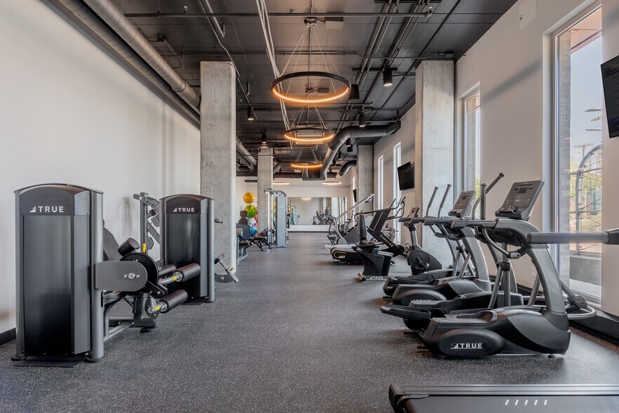 More Photos Of 2461 W 25th St, Cleveland Apartments For Lease