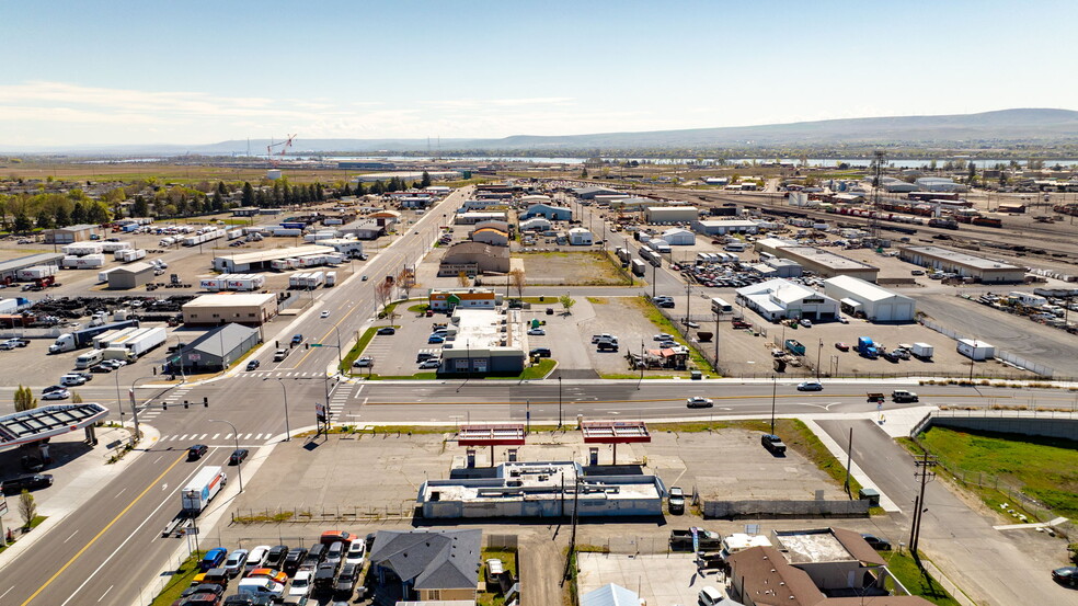 More Photos Of 1211 E Lewis St, Pasco Convenience Store For Sale