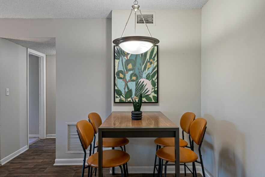 More Photos Of 2148 54th Ave S, Saint Petersburg Apartments For Sale