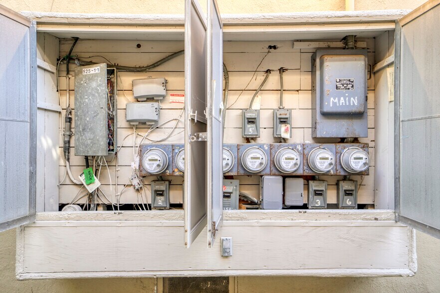 More Photos Of 525 N Sweetzer Ave, Los Angeles Apartments For Sale