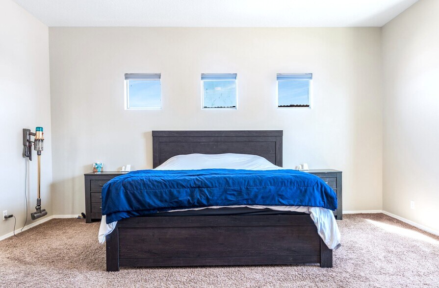 More Photos Of 200 Aldaba Cir NE, Rio Rancho Flex For Sale