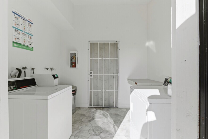 More Photos Of 330 Roberts Ln, Bakersfield Apartments For Sale