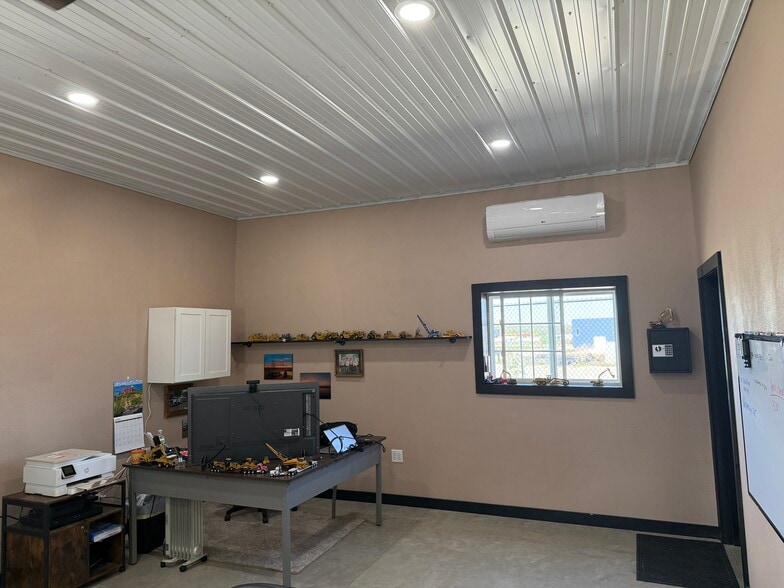 More Photos Of 3556 Marnie Ave, Waterloo Self Storage For Sale