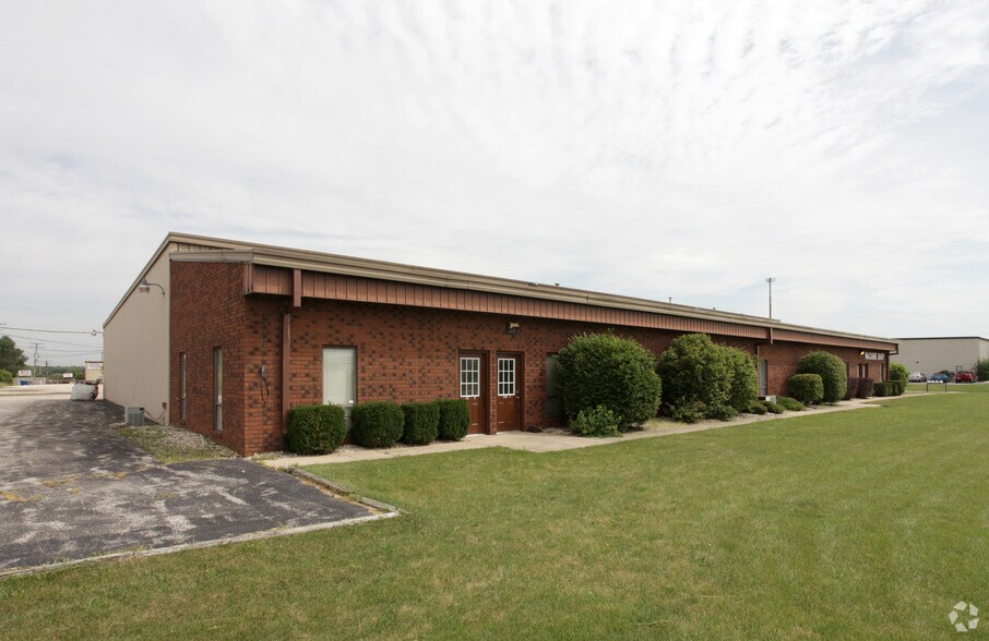 More Photos Of 20654 Burl Ct, Joliet Flex For Lease