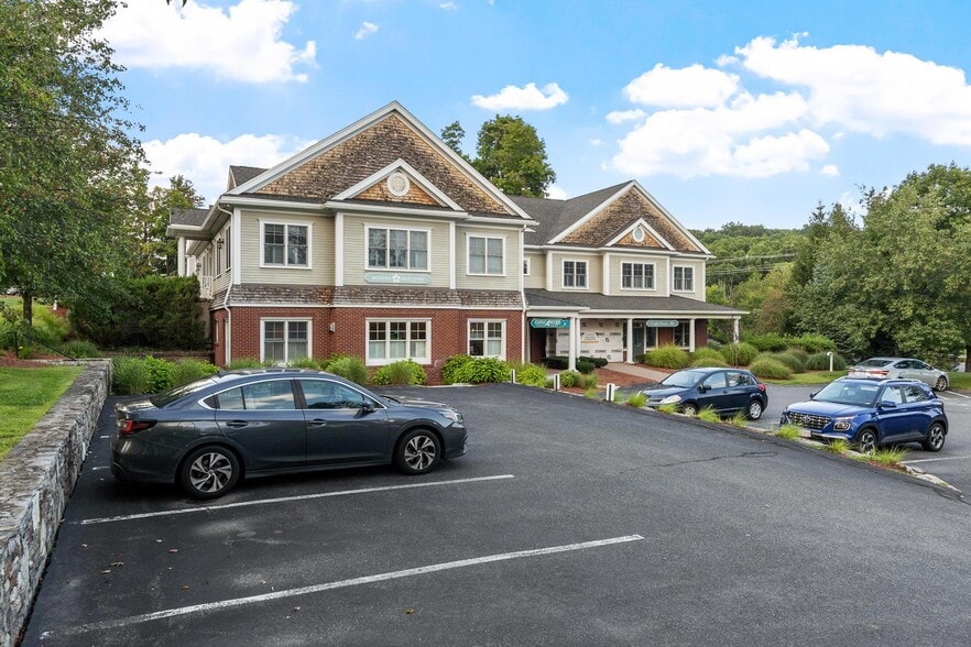 More Photos Of 307 Grafton St, Shrewsbury Office For Lease