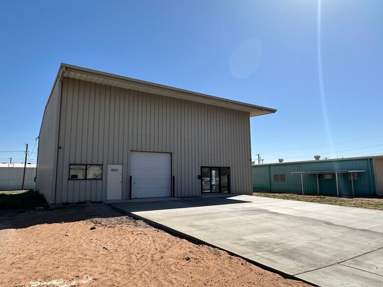 More Photos Of 1810 Lee Ave, Odessa Warehouse For Lease