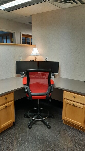 More Photos Of 342 County Road D E, Little Canada Office For Sale