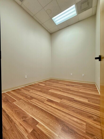 More Photos Of 820 E El Camino Real, Mountain View Freestanding For Lease
