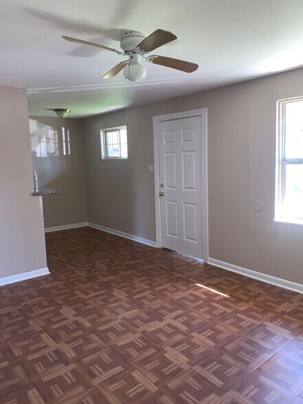 More Photos Of 9211 N Green River Dr, Houston Apartments For Sale
