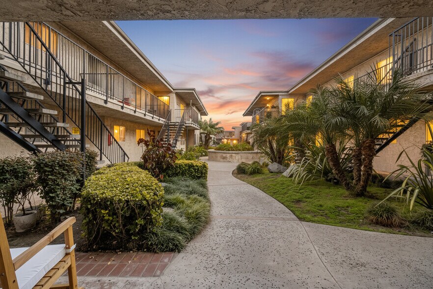 More Photos Of 16818 Downey Ave, Paramount Apartments For Sale