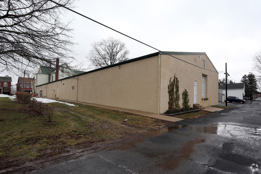 More Photos Of 145 Main St, Pennsburg Light Manufacturing For Lease